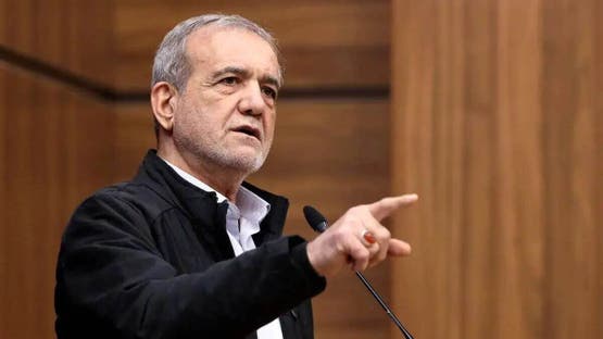 آقای پزشکیان! هر حرف شما یک سیگنال به بازار و دشمن است / مراقب کلماتی که میگویید باشید آقای پزشکیان! هر حرف شما یک سیگنال به بازار و دشمن است / مراقب کلماتی که میگویید باشید