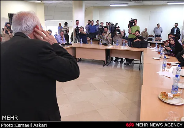 بعد از اعلام رسمی اسامی کاندیداهای ریاست جمهوری محمد غرضی به چهره محبوب رسانه ها بدل شد. او که در گمانه زنی های پیش از انتخابات شانسی برای حضور در رقابت ها نداشت در نخستین گفت&zwnj;و گو پس از اعلام رسمی گفت که پول، ستاد و سخنگو ندارد و به زودی هم برنامه&zwnj;هایش را اعلام می کند. پنج شنبه 2 خرداد 1392