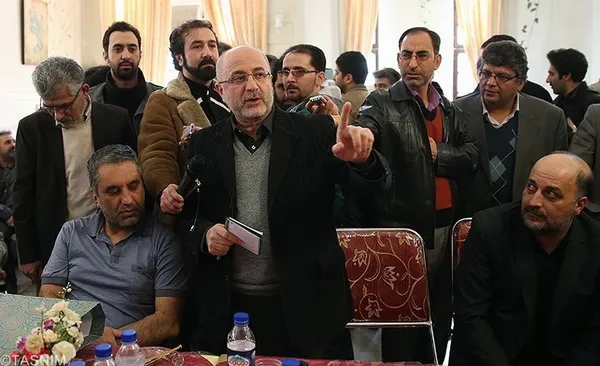 علی مرادخانی معاون هنری وزیر ارشاد در آسایشگاه جانبازان ثارالله