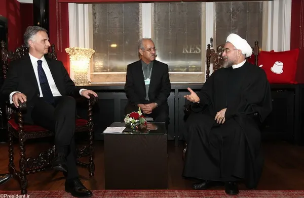 حسن روحانی رئیس جمهوری اسلامی ایران عصر پنجشنبه با دیوید بورک هالتر رئیس جمهور سوئیس دیدار و درباره مهمترین موضوعات دو جانبه و مسایل جهانی گفت وگو کرد.