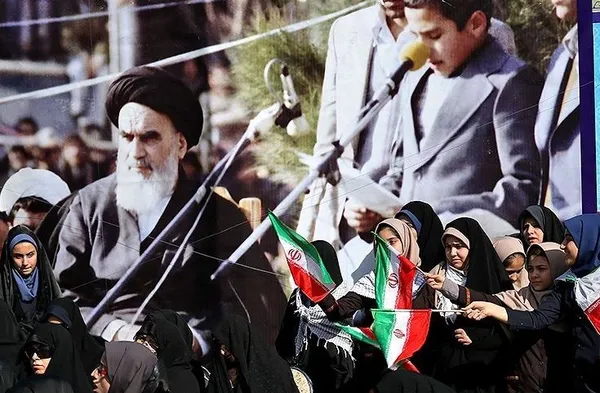 گلباران جایگاه جلوس امام خمینی (ره) در بهشت زهرا(س) ./TASNIM
