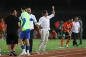 خودآموز خروج از بحران استقلال؛ یادداشت برداری از روی دست ساپینتو ممنوع!