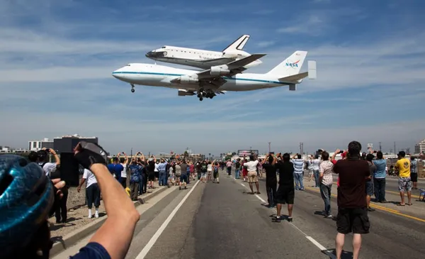 آخرین فرود اندیور
(AP Photo/NASA, Matt Hedges)