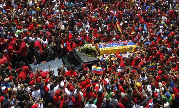 تشییع جنازه هوگو چاوز در کاراکاس
JORGE DAN LOPEZ/REUTERS
