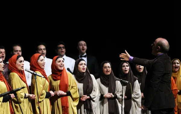 کنسرت آنسامبل مسایا با عنوان ˈسرود سپید امید، از تنگنای سیاه تاریخˈ با ۱۲ قطعه به زبان انگلیسی، یک قطعه به زبان فارسی و بخش ویژه با اجرای هنرمندان نابینا به سرپرستی هانیبال یوسف در تالار وحدت برگزار شد/IRNA
