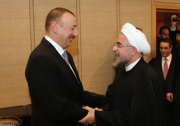 حسن روحانی رئیس جمهوری اسلامی ایران و الهام علی اف رئیس جمهور آذربایجان در حاشیه چهل و چهارمین اجلاس مجمع جهانی اقتصاد در داووس سوییس دیدار و گفت وگو کردند.