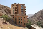 تخریب برج ۱۰ طبقه در میگون با حکم دستگاه قضایی