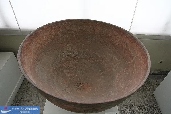 ظرف سفالی بزرگ منقوش - اسماعیل آباد - تهران
هزاره پنجم پیش از میلاد