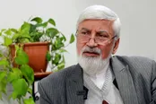 ناوهای آمریکایی به بهترین نقطه برای هدف قرار گرفتن آمده اند/ ترامپ مشابه سلمان رشدی است/ پشت پرده اغتشاشات اخیر چیست؟