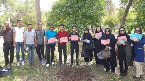 در شهر شوشتر استان خوزستان با همت انجمن هواداران کارون زلال و با مشارکت انجمن های شوشتر و مسجدسلیمان برنامه گردهمایی نوروزی سمن های محیط زیستی شمال خوزستان در سه پارک داریون، شهید مطهری و شهید تقوی فر برگزار شد. در این برنامه ضمن توزیع کیسه های زباله و خودرویی، بروشور و تراکت محیط زیستی در میان گردشگران و مسافرین نوروزی، بر پاکیزه نگهداشتن طبیعت تاکید شد.