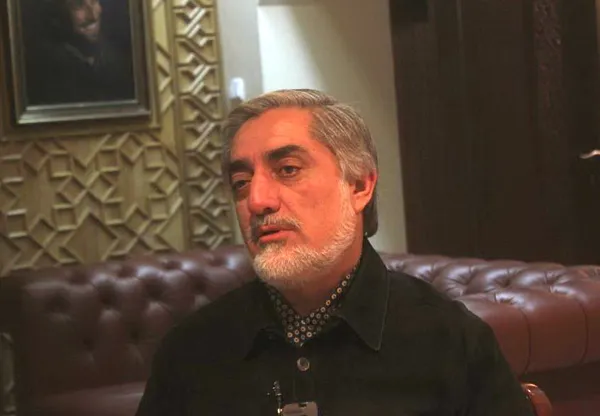 آخرين نتايج آراء شمارش شده انتخابات رياست جمهوری افغانستان که نزديک به نيمی از آراء را در بر می&zwnj;گيرد نشان می&zwnj;دهد که عبدالله عبدالله همچنان نامزد پيشتاز انتخابات اين کشور است.به گزارش خبرگزاری ها، کميسيون مستقل انتخابات افغانستان می&zwnj;گويد که با شمارش تقريبا ۵۰ درصد از آراء ۴۳ ولايت اين کشور، عبدالله عبدالله، وزیر امور خارجه پیشین افغانستان، با ۴۴.۴ درصد پيشتاز رقابت&zwnj;هاست و اشرف غنی با ۳۳ درصد پشت سر وی قرار دارد/RFE/RL
