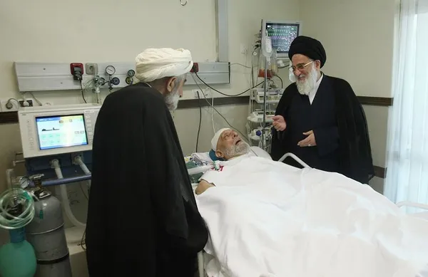 عیادت آیت الله هاشمی شاهرودی از آیت الله مهدوی کنی/IRNA
