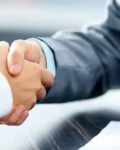 آشنایی با تفاوت‌های ماهیت حقوقی قرارداد‌های اداری و خصوصی