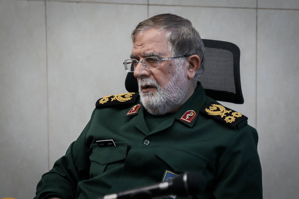 انتصاب ۶ فرمانده عالی رتبه نظامی/ ادغام ستاد کل نیروهای مسلح و قرارگاه مرکزی خاتم الانبیاء(ص)