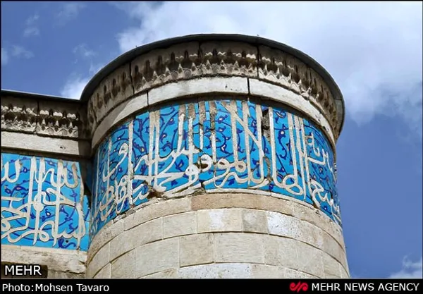 عدم رسیدگی و بی توجهی مسئولین سازمان اوقاف و سازمان میراث فرهنگی نسبت به مسجد عتیق شیراز باعث تخریب و وضعیت نابسامان این بنا شده است. مسجد جامع عتیق شیراز،کهن ترین و نخستین مسجد شیراز است که به آن مسجد جمعه، مسجد الاقصی، مسجد آدینه و مسجد جامع هم می گویند . این مسجد در سال ۲۸۱هـ .ق ساخته شده است.
شنبه ۲۲ تیر ۱۳۹۲
