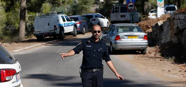 پیکر بی جان یک نوجوان فلسطینی که ناپدید شده بود در بیت المقدس شرقی یافت شده است. روز چهارشنبه، ۱۱ تیر (۲ ژوئیه)، رادیو ارتش رژیم صهیونیستی گزارش کرد که پلیس بیت المقدس جسد یک نوجوان فلسطینی را در بخش عرب&zwnj;نشین شرق این شهر پیدا کرده است و احتمال می&zwnj;رود این نوجوان قربانی کینه صهیونیستها شده باشد./BBC-Reuters
