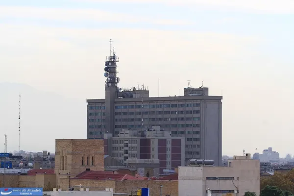 نمایی از ساختمان مخابرات در میدان امام خمینی(ره) از ارتفاع بلوار کشاورز