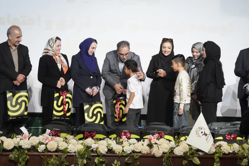 دانش آموزان