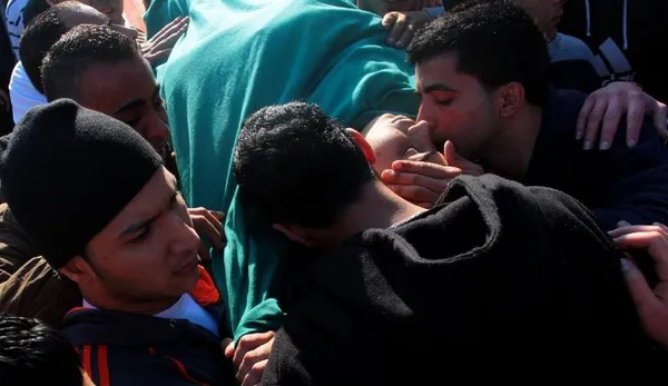 منابع امنیتی و پزشکی از شهادت چهار فلسطینی در اردوگاه آوارگان جنین واقع در کرانه باختری در عملیات ارتش رژیم صهیونیستی خبر دادند. در این درگیری ها سه تن دیگر نیز زخمی شدند که حال یکی از آن ها وخیم گزارش شده است/شینهوا
