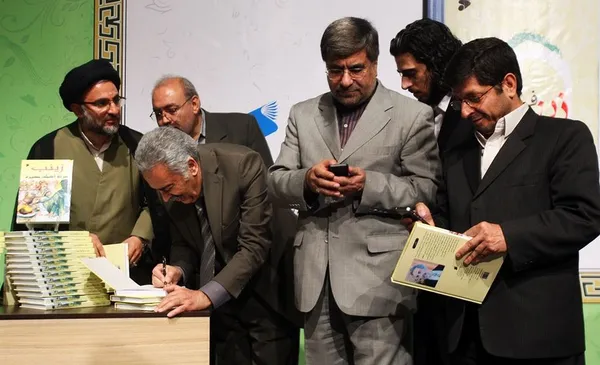 جنتی در حاشیه رونمایی از کتاب &laquo;زینب فریاد فرمند&raquo;/IRNA
