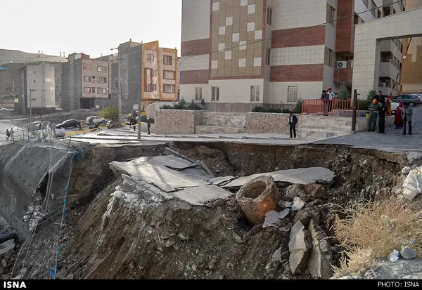 نشست زمین در پی گودبرداری غیر اصولی در مشهد
