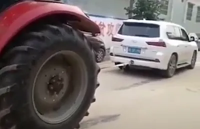 جدال لکسوس و تراکتور 6 سیلندر!