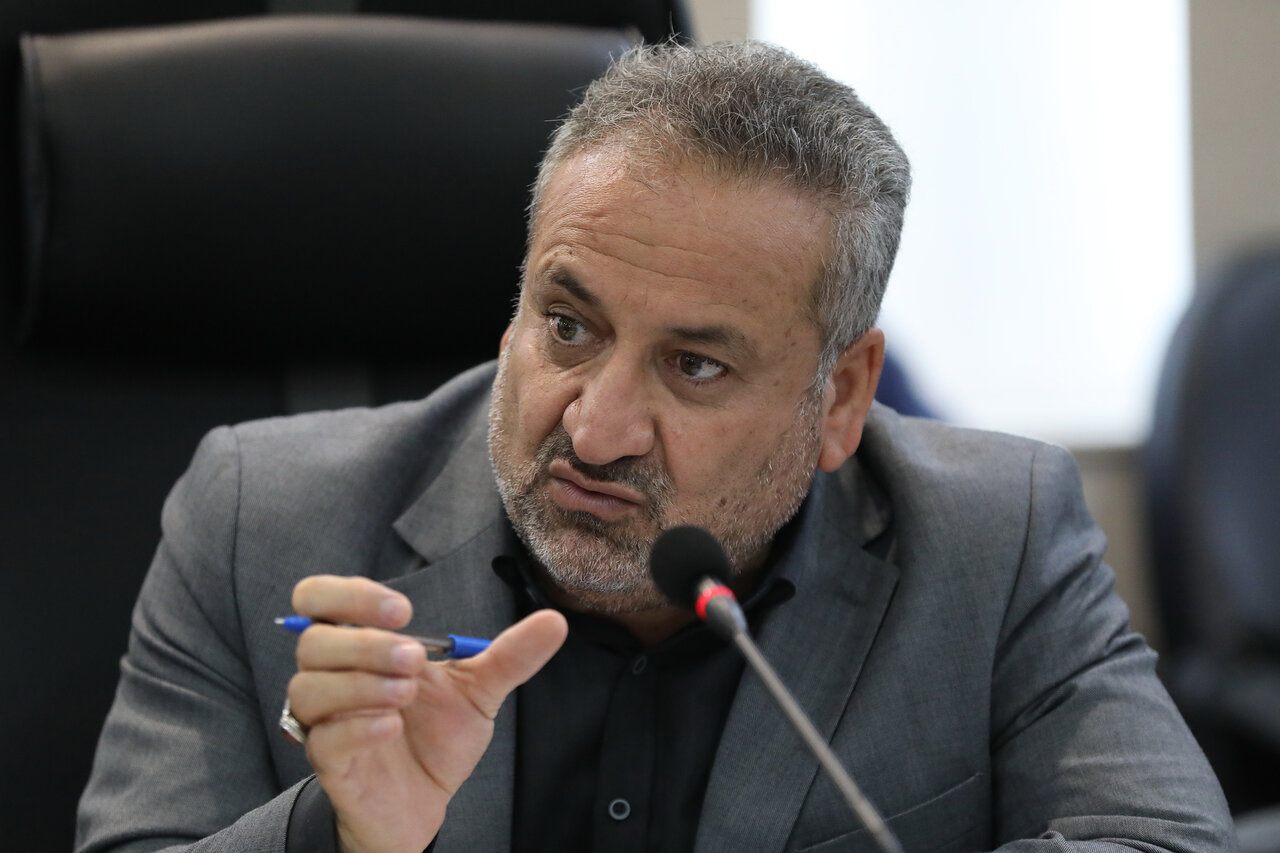 مقصر اول وضعیت ارز مجلس است / شاهد رهاشدگی بازار ارز هستیم / نرخ ارز باید برای یک سال تثبیت شود مقصر اول وضعیت ارز مجلس است / شاهد رهاشدگی بازار ارز هستیم / نرخ ارز باید برای یک سال تثبیت شود