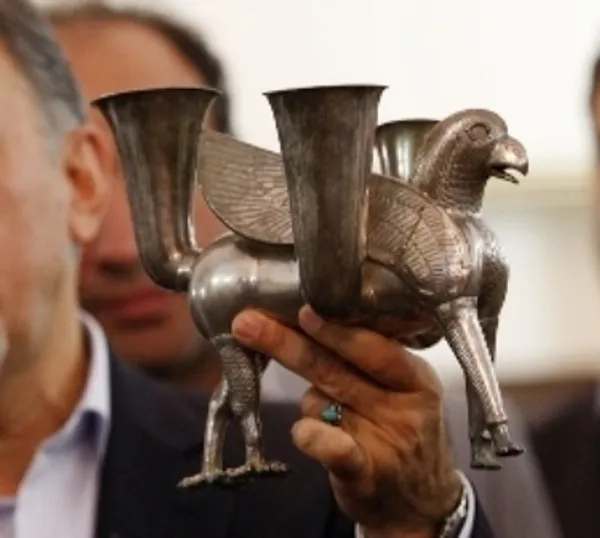 &zwnj; &laquo;شیر دال افسانه&zwnj;ای&raquo; و &laquo;الواح گلی هخامنشی&raquo; یکی از عملکرد&zwnj;های دولت روحانی در ۱۰۰ روز اخیر