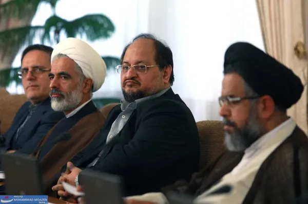 حجت&zwnj;الاسلام مجید انصاری،معاون پارلمانی رئیس&zwnj;جمهور و سید محمود علوی،وزیر اطلاعات