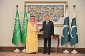 دیدار و رایزنی وزیران خارجه عربستان و پاکستان