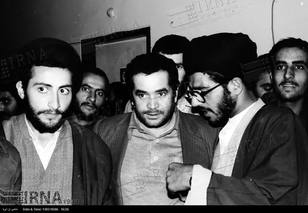 علی اکبر پرورش وزیر آموزش و پرورش دولت شهید باهنر پس از گذراندن یک دوره بیماری روز جمعه در بیمارستان شهید آیت الله صدوقی اصفهان درگذشت