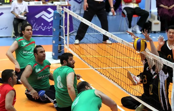 تیم ایران در مرحله نیمه نهایی مسابقات قهرمانی والیبال نشسته آسیا در مشهد مقدس با نتیجه ۳ بر صفر از سد چین گذشت و فینالیست شد./IRNA
