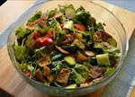 خوراک Fattoush: این خوراک نوعی سالاد حاوی انواع سبزیجات است که همراه با نان پیتا سرو می‌شود و مصرف آن درکشور‌های لبنان و عربی رواج دارد.