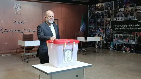 احمد وحیدی وزیر کشور