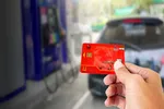 اتصال کارت سوخت به کارت بانکی مشکلی را حل نمی‌کند/مردم باید نگران امنیت اطلاعات بانکی‌شان باشند!