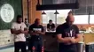 نماز مایک تایسون در کافه نژادپرست آمریکایی