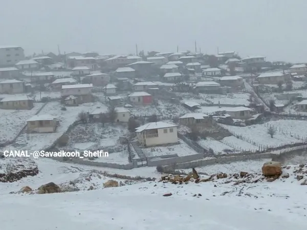 بارش برف در روستای گردنه سر سوادکوه، ارتفاع ۱۹۰۰ متر بالاتر از سطح دریا
