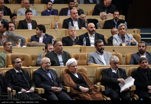 کنگره ملی حماسه اقتصادی و نقش متخصصین در دولت جمهوری اسلامی ایران عصر شنبه با حضور آیت الله هاشمی رفسنجانی رییس مجمع تشخیص مصلحت نظام در سالن اجلاس سران برگزار شد
