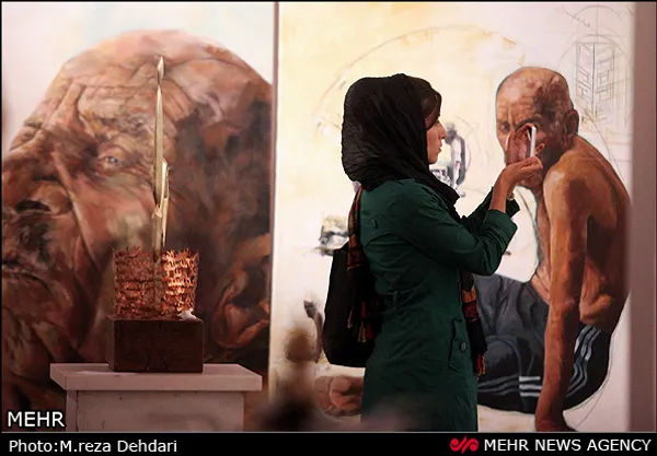 دهمین جشنواره ملی هنرهای تجسمی امام رضا(ع) در نگارخانه وصال شیراز با حضور مسولین و علاقمندان افتتاح شد.
شنبه 16 شهریور ماه 1392
