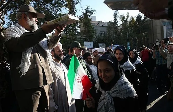 آیین افتتاحیه اردوهای راهیان نور دانش&zwnj;آموزان تهران با حضور سردار محمدرضا نقدی و سردار علی فضلی عصر سه شنبه در میدان فلسطین تهران برگزار شد./FNA

