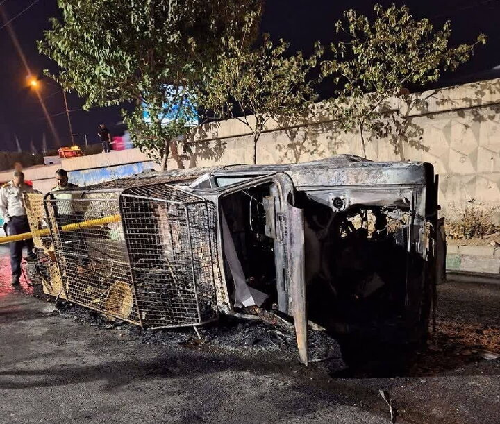 حریق مرگبار وانت حامل ذرت؛ راننده در خودرو محبوس شد حریق مرگبار وانت حامل ذرت؛ راننده در خودرو محبوس شد