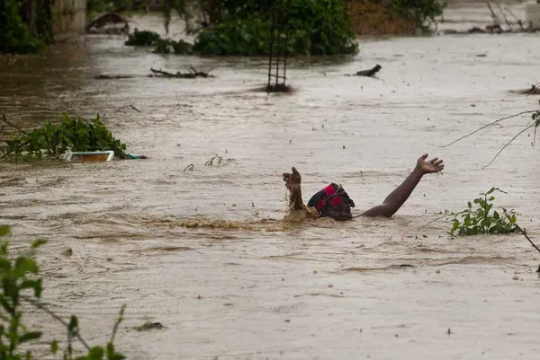 طوفان آیزاک در پرتو پرنس
25 آگوست 2012
Logan Abassi/MINUSTAH/Associated Press

