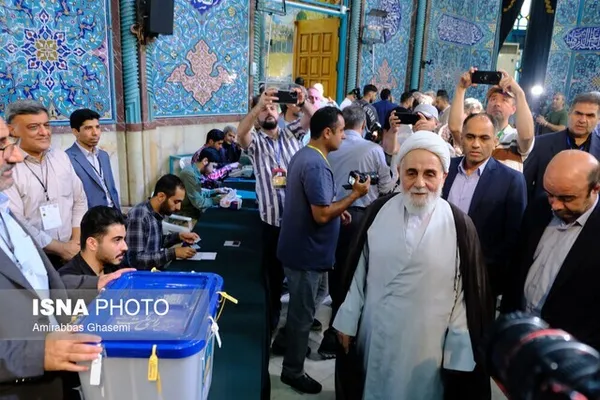 حجت الاسلام و المسلمین ناطق نوری 