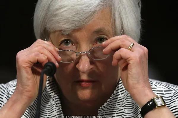 جنت لوییز یلن (به انگلیسی: Janet Louise Yellen) (زاده ۱۹۴۶)، اقتصاددان آمریکایی، پروفسور بازنشسته دانشگاه برکلی است که ریاست فدرال رزرو (بانک مرکزی آمریکا) را از ۱ فوریه ۲۰۱۴ بر عهده دارد.