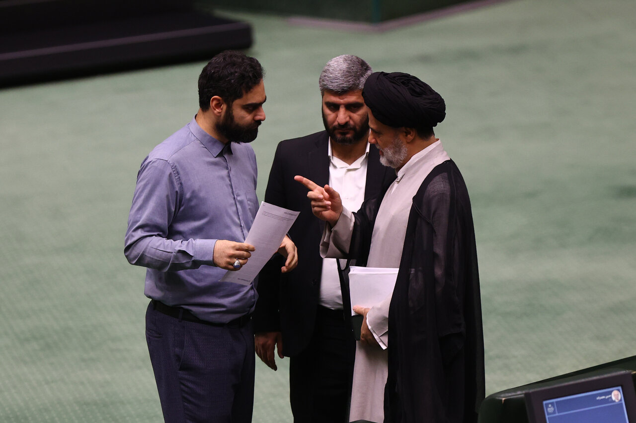 از تخریب روحانی، رئیسی تا حمله به پزشکیان؛ هنر «سوپر انقلابیها» چیست؟ از تخریب روحانی، رئیسی تا حمله به پزشکیان؛ هنر «سوپر انقلابیها» چیست؟