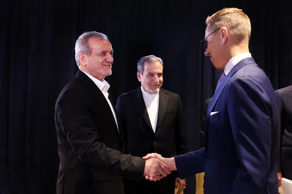 دیدار رئیس جمهور فنلاند با پزشکیان