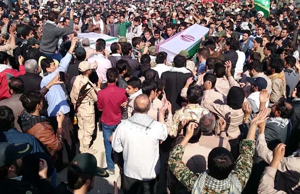 پیکرهای پاک و مطهر ۵۸ شهید تازه تفحص شده روزدوشنبه در آیینی با حضور جمعی از فرماندهان نظامی و انتظامی در مرز شلمچه وارد خاک میهن اسلامی شدند.
