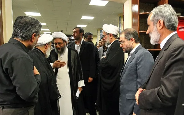 مراسم بزرگداشت آیت الله حسین شب زنده دار امروز (چهارشنبه) با حضور آیت الله صادق آملی لاریجانی، رئیس قوه قضائیه و جمعی از مسئولان در ساختمان شورای نگهبان برگزار شد./IRNA
