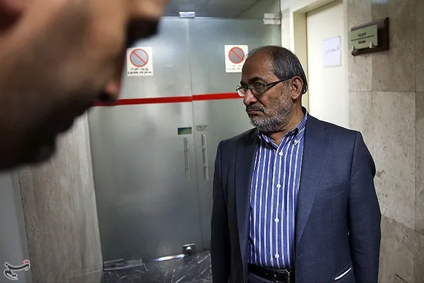 رفیق دوست از دوستان مرحوم عسگراولادی در بیمارستان دی