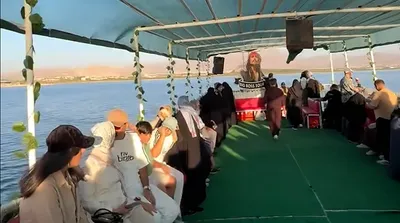 تصاویر تور کشتی کروز ایرانی‌ها با شعار مرگ بر آمریکا
